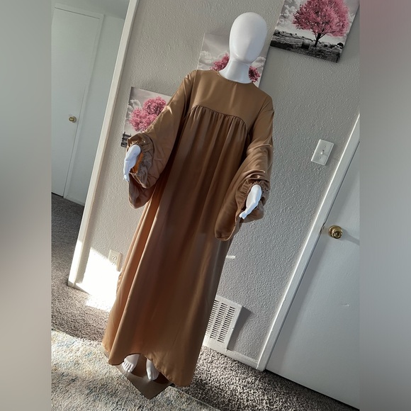 Ramadan Lantern Dress - Timeless Solid Modesty - Flowy Lantern Sleeves Maxi - Picture 5 of 10